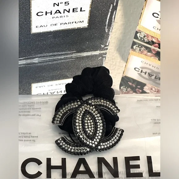 CHANEL | Accessories | Chanel Cc Authentic Silver And Black  display picture 3